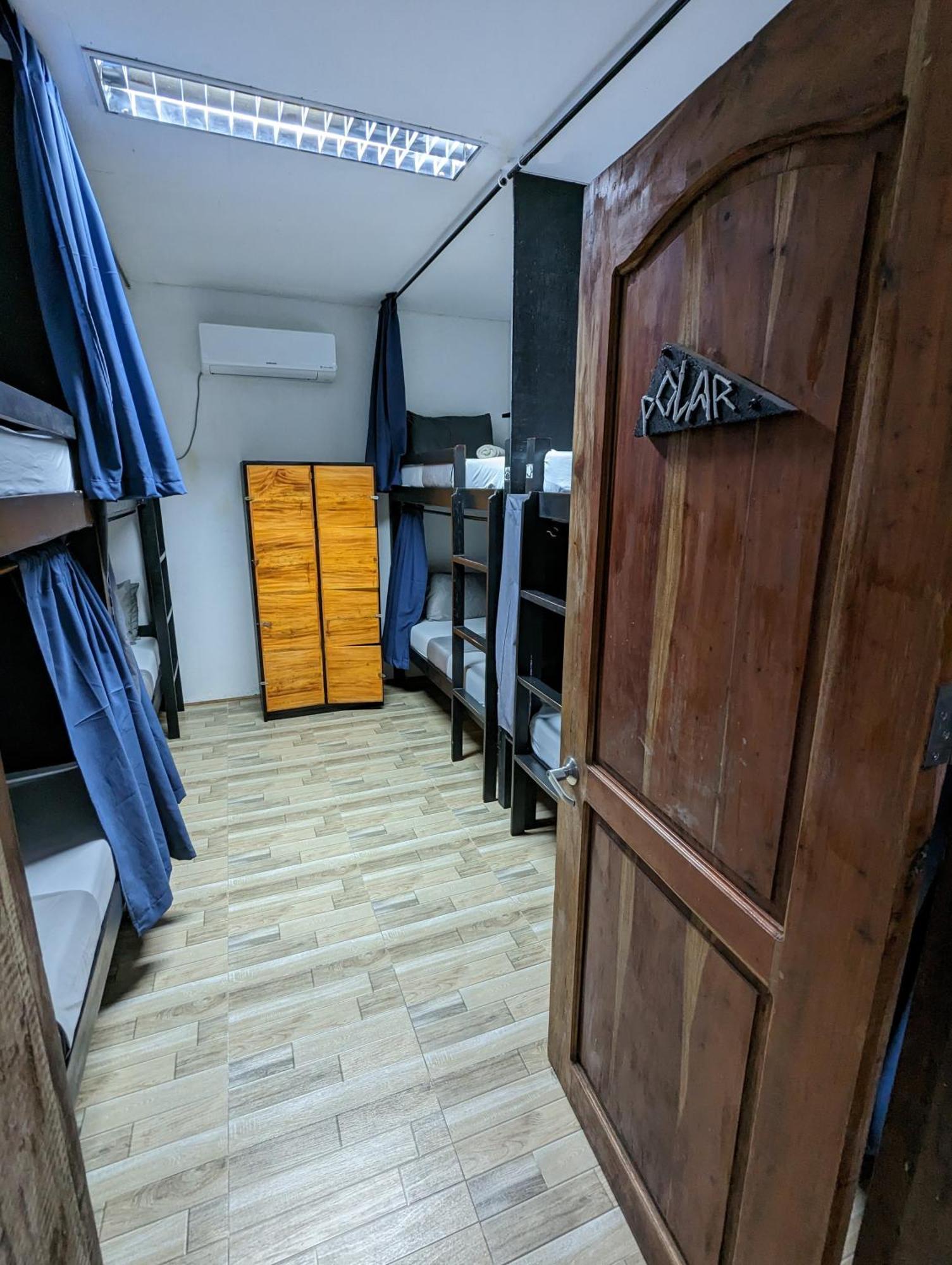 Crazy Bears Hostel Moalboal Kültér fotó